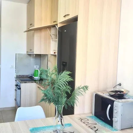 Cosy With Sunny Terrace, Illyria Beach, Durres, Albania *